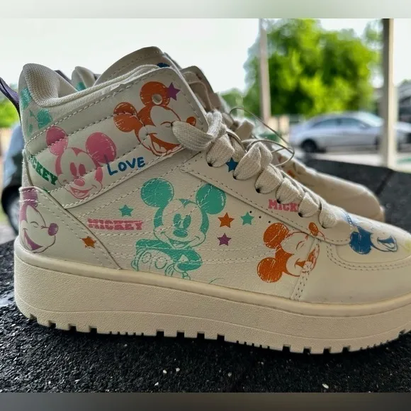 ZARA Mickey Mouse Disney High top sneakers 3210/330