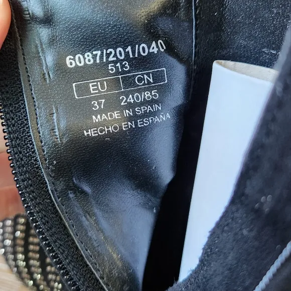 ZARA SHINY ANKLE BOOTS