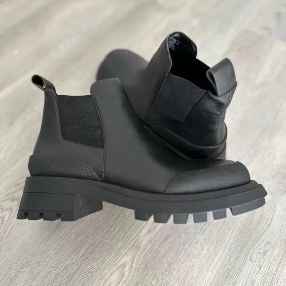 Zara RUBBERIZED TOE LEATHER ANKLE BOOTS