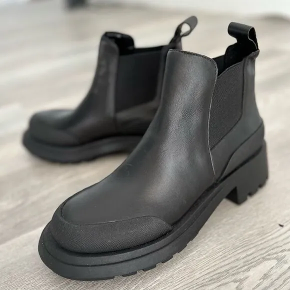 Zara RUBBERIZED TOE LEATHER ANKLE BOOTS