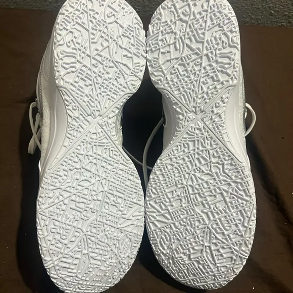 ZM LeBron James NXXT GEN AMPD