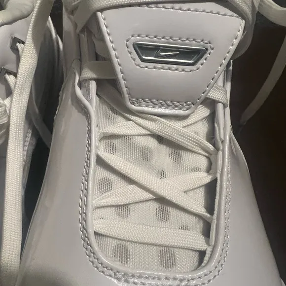 ZM LeBron James NXXT GEN AMPD