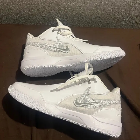 ZM LeBron James NXXT GEN AMPD