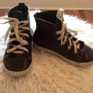 Zuzii Leather Boots